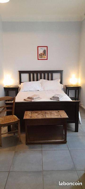 Chambre d’hôte pour 2 personnes, avec Terrasse et Jardin ainsi que Piscine et Vue