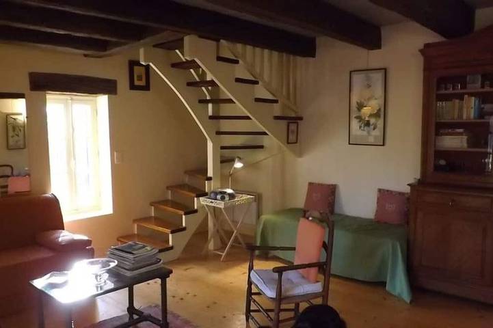 Location de vacances pour 3 personnes, avec terrasse et piscine, animaux acceptés à Lembras - 3