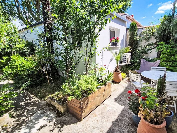 Guest room for 2 people, with Terrace in Toulouse