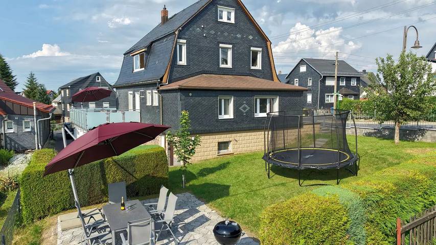 Ferienhaus für 10 Personen, mit Balkon und Terrasse sowie Garten und Sauna