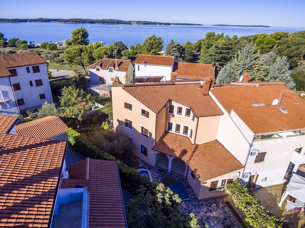 Ganze Wohnung, Ferienwohnung für 6 Personen mit Terrasse in Fazana, Südküste Istrien