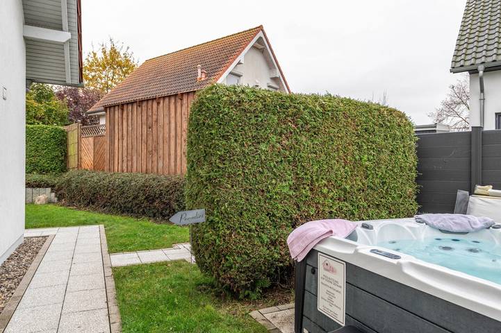 Appartement entier, Appartement 'Domizil Eden - Erdgeschoss' avec terrasse privée, jardin privé et Wi-Fi in Göhren-Lebbin, Fleesensee