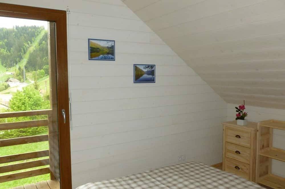 Exceptional: 4-bedroom south-facing chalet on large lot at the foot of the slopes in Gérardmer, Parc naturel régional des Ballons des Vosges