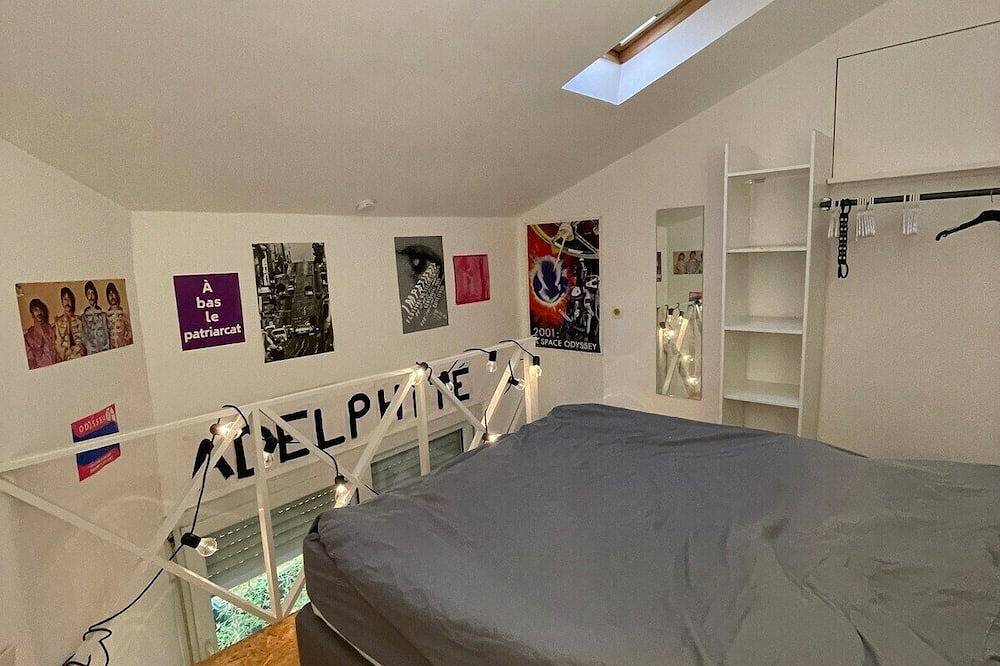 Entire apartment, Duplex cottage 25 M2, Pantin porte de Paris in Pantin, Seine-Saint-Denis