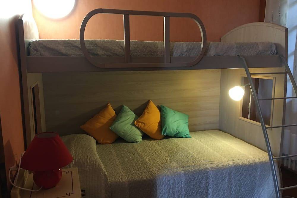 Wohnung ‘Gemma’ in Villa mit Garten und Meerblick in Andora, Riviera di Ponente