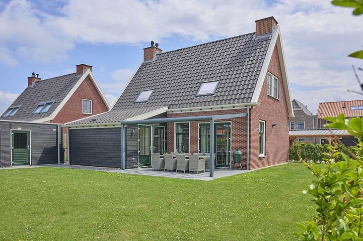 Ferienhaus für 8 Personen, mit Terrasse und Garten sowie Sauna