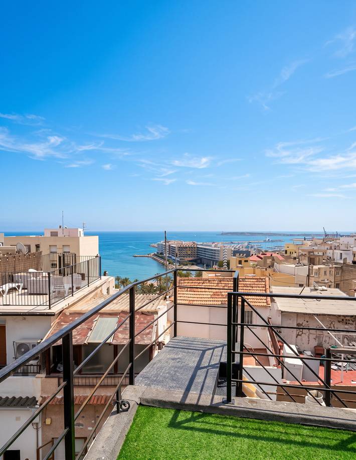 Maison confortable avec vue sur mer à Alicante + Jardin in Alacant, Alicante