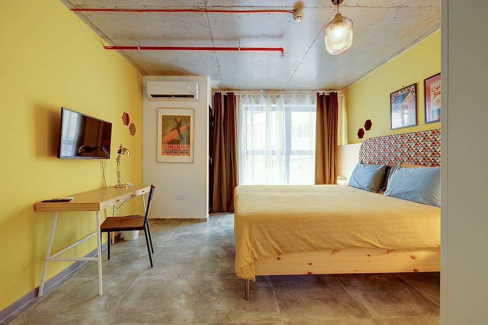 Charming Room in Sliema Creek Guesthouse (Room 1) in Tas-Sliema, Île de Malte