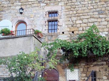 Gîte pour 7 personnes, avec terrasse à Compeyre