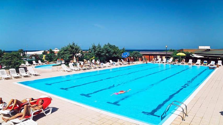 Location de vacances pour 6 personnes, avec Bassin pour enfant et Piscine à Sorso