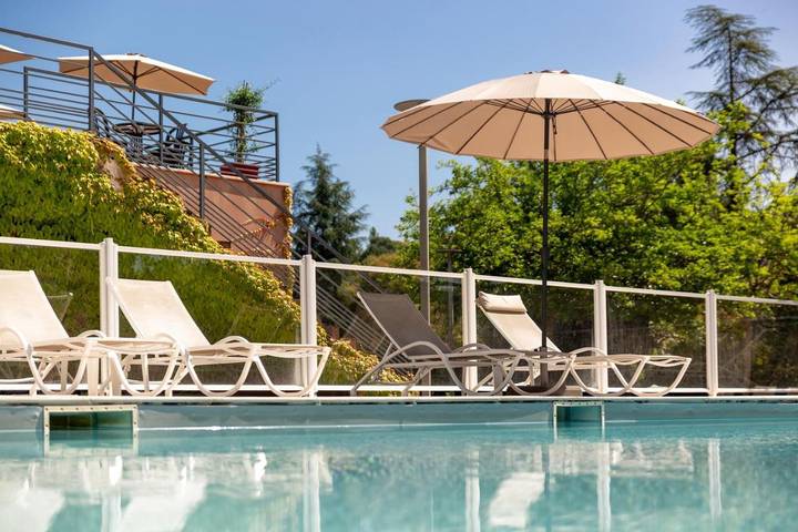 Appart’hôtel pour 2 personnes, avec Balcon et Terrasse ainsi que Jardin et Sauna