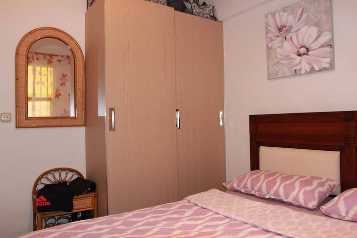 Apartamento entero, Apartamento justo en la playa de Playa de La Arena, con balcón y vista al mar. in Playa Neptuno (Santiago del Teide), Santiago del Teide