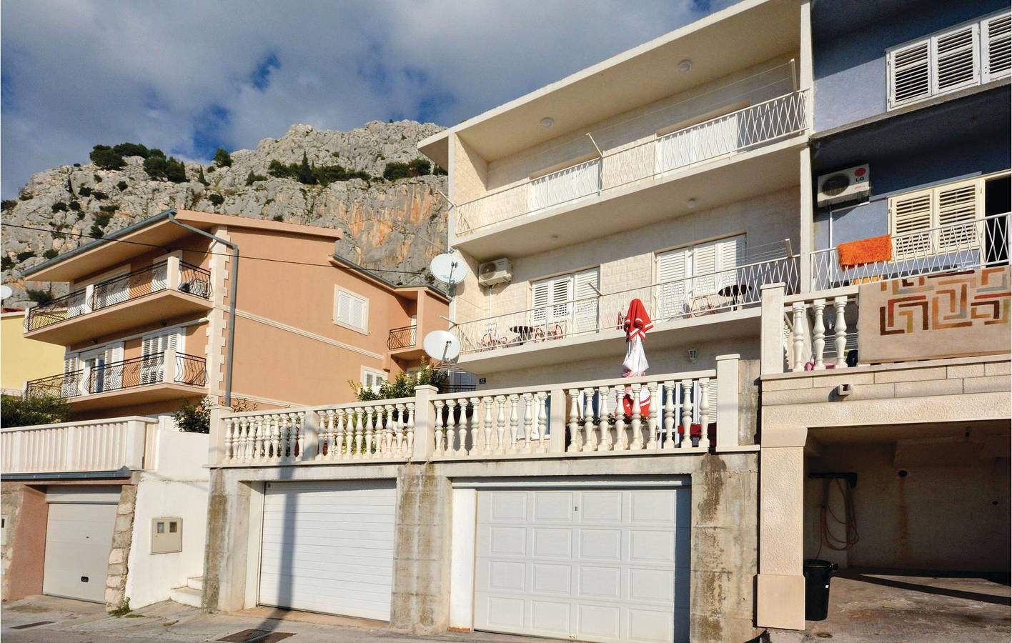 Cały apartament wypoczynkowy, Apartament wakacyjny dla 6 osób z taras in Omiš, Żupania splicko-dalmatyńska