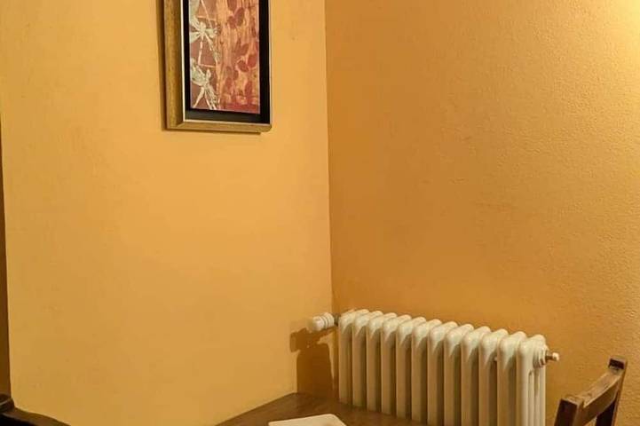 Apartamento entero, Vivaldi Suite: Independence, Color, and History in Quart (desambiguación), Alpes del Valais