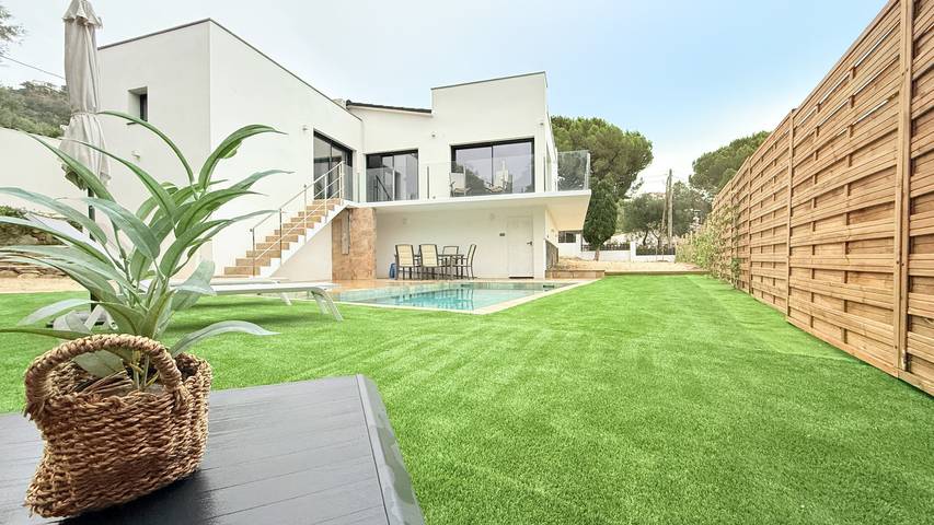 Casa rural para 6 personas, con Terraza y Jardín en Vilajuiga - 2