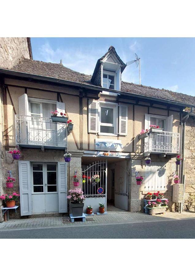 Gîte du portail fleuri in Sénergues, Aveyron