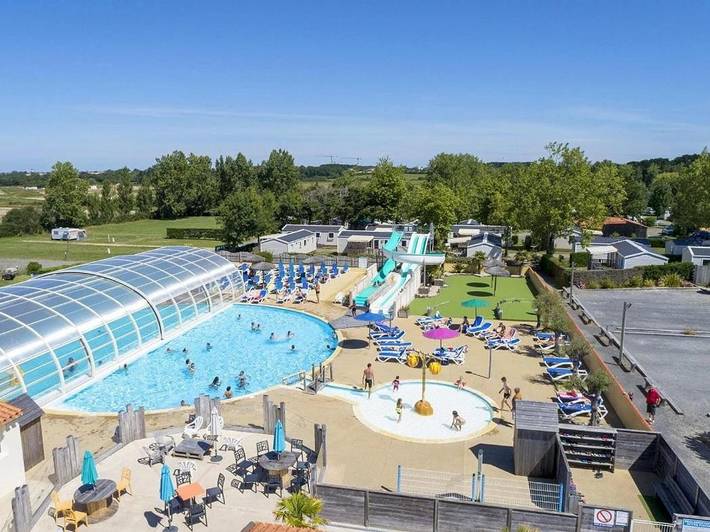 Location de vacances pour 5 personnes, avec Piscine à Givrand