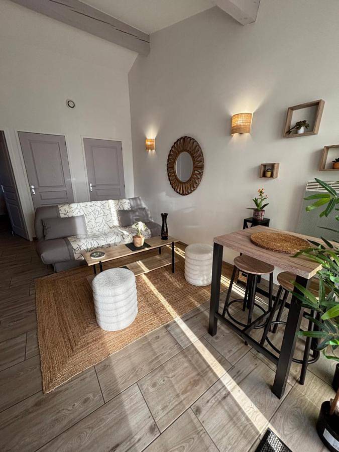 Location de vacances pour 2 personnes, avec jardin à Saint-Jean-de-Fos - 2
