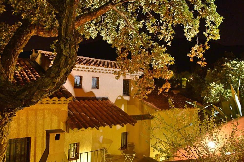 Gulf Of St. Tropez, Pretty Villa With Pool, Quiet, Luxurious in Rayol-Canadel-sur-Mer, Draguignan region