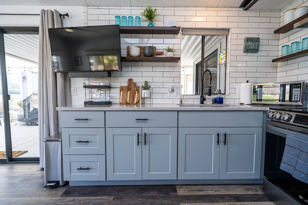 Luxury Waterfront Lakehouse with Stunning Lake & Mountain Views! in Lake Havasu City, Mohave County