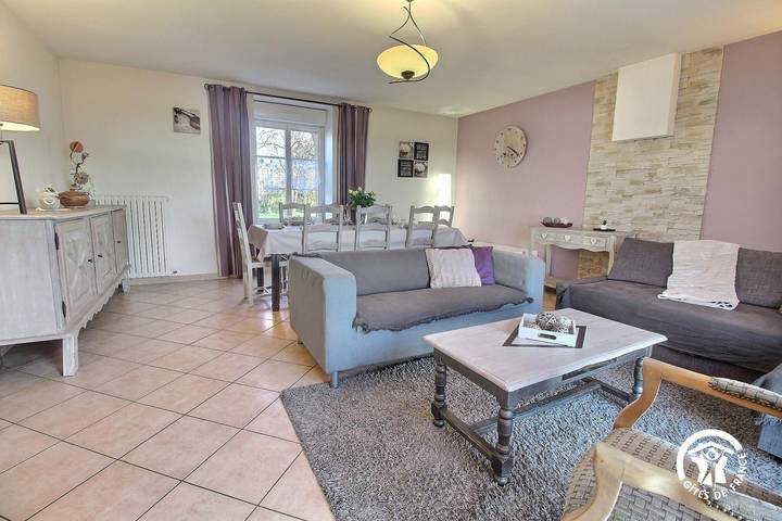 Gîte pour 10 personnes, avec Terrasse ainsi que Jardin et Vue