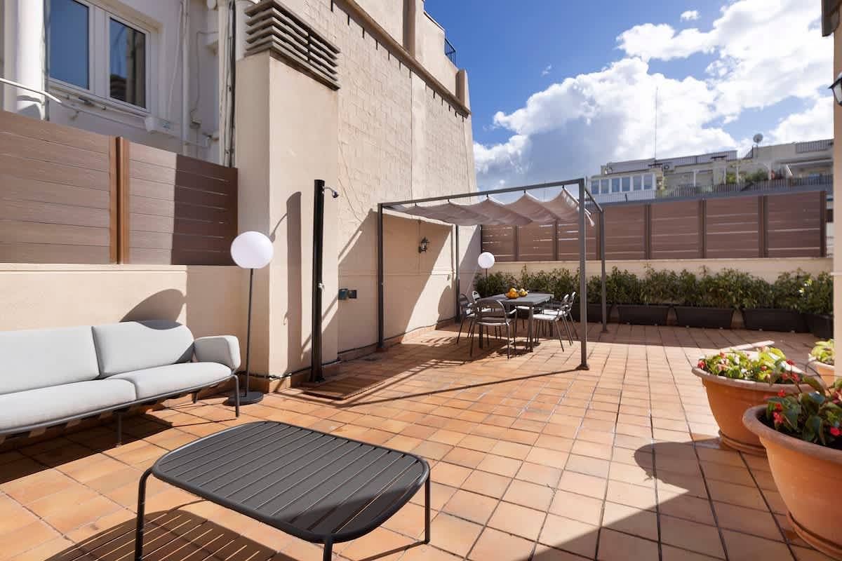 Apartamento entero, Apartamento de vacaciones para 4 personas con jardín in Centro Barcelona, Barcelona