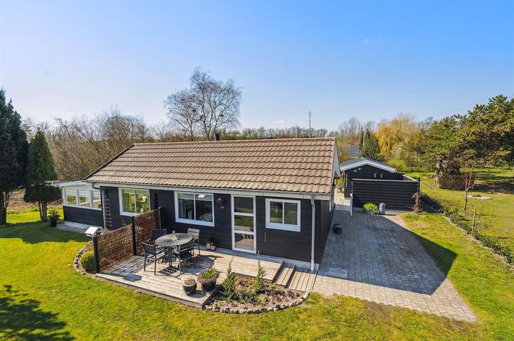 Ferienhaus für 6 Personen, mit Terrasse und Garten in Diernæs