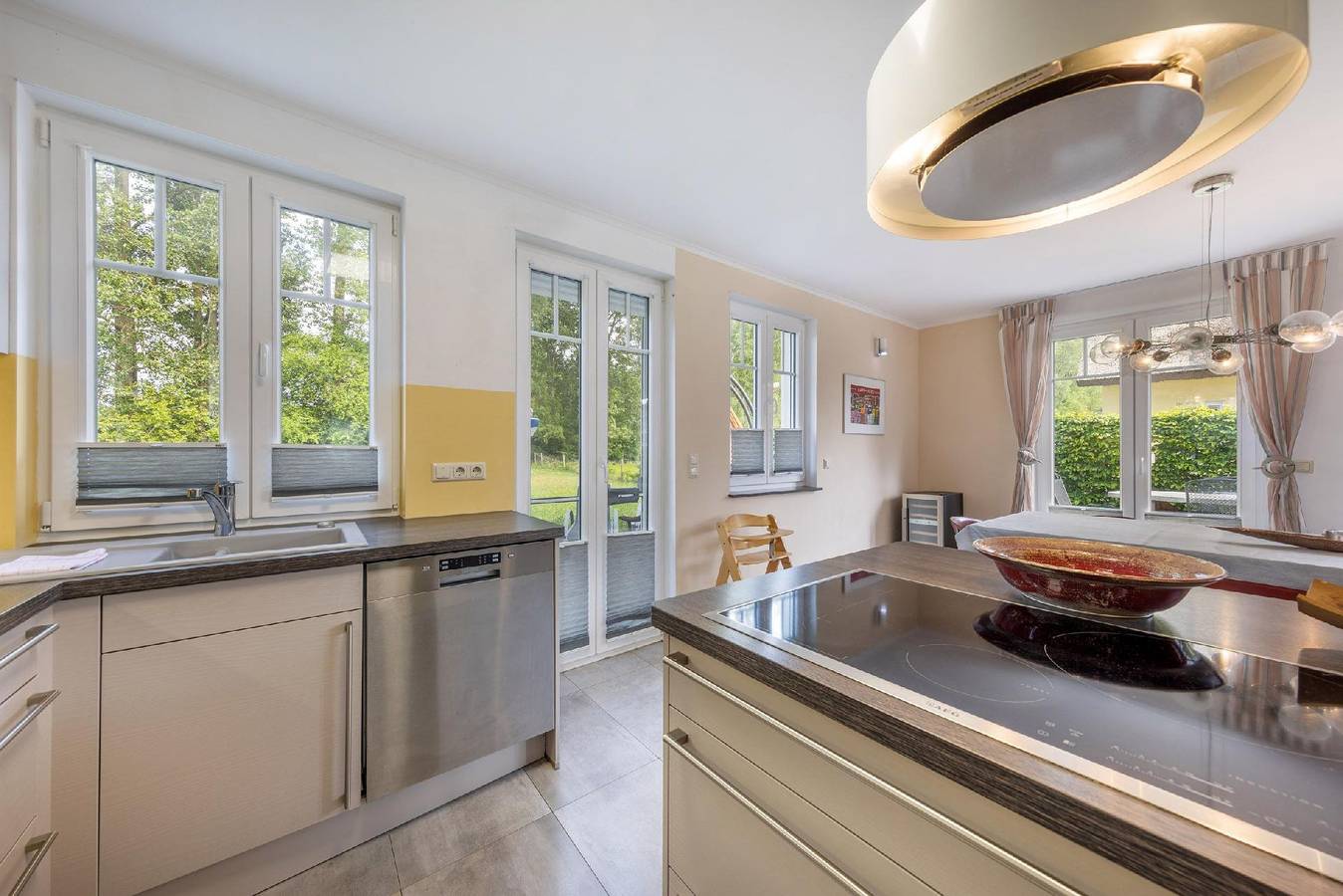 Villa Mara mit 5 Schlafzimmern in Glowe, Rügen