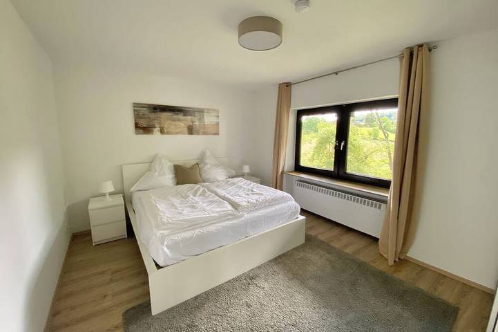 Ganze Wohnung, Große moderne 3 Zimmer Wohnung für Wanderer, Berufspendler und Touristen in Königswinter, Rhein-Sieg-Kreis
