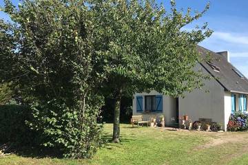 Location de vacances pour 6 personnes, avec jardin à Saint-Armel