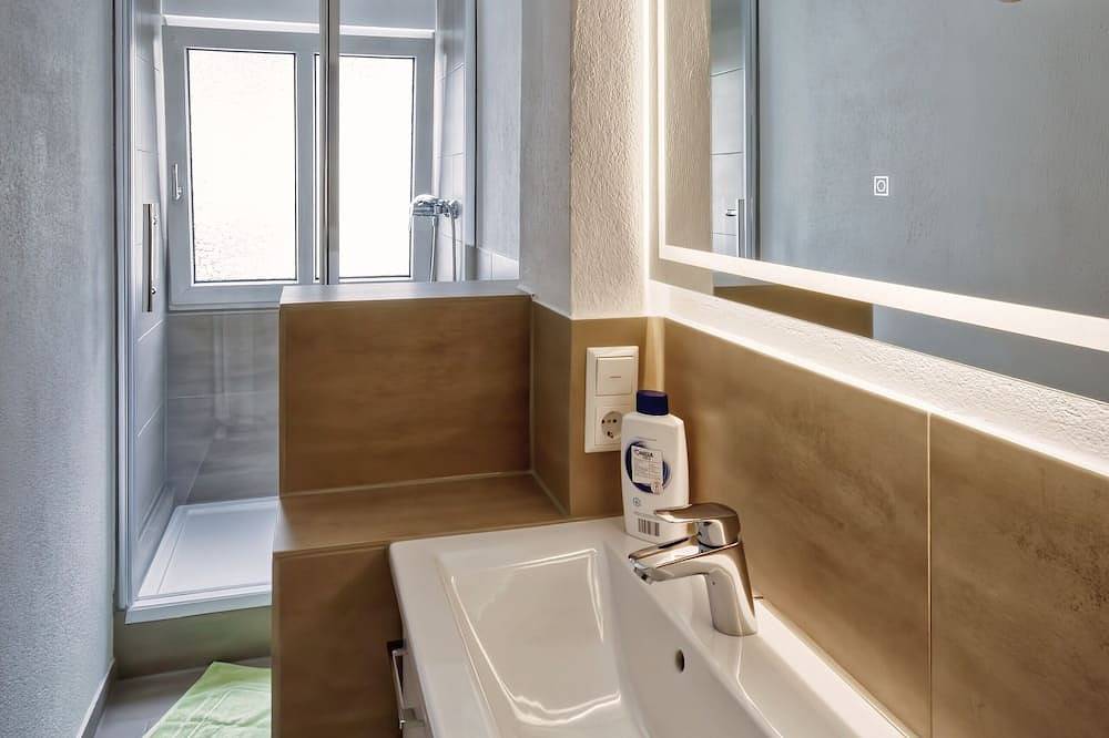Entire apartment, Dream view, balcony and close to nature in Baden-Baden, Northern Black Forest