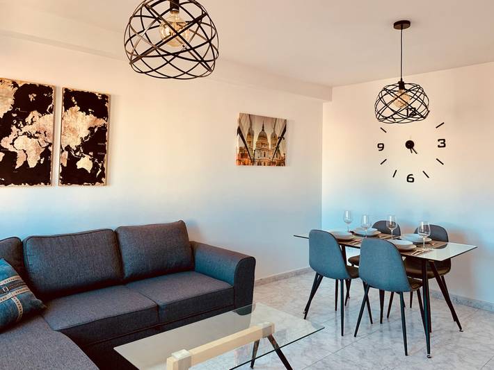 Entire apartment, A&F Comfort Modern House in Vecindario, Santa Lucía de Tirajana