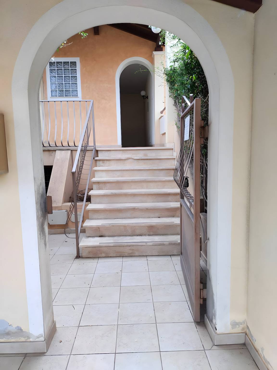 Appartamento intero, Appartamento "Quiet Home" con terrazza privata, Wi-Fi e aria condizionata in Pula Cagliari, Pula e dintorni