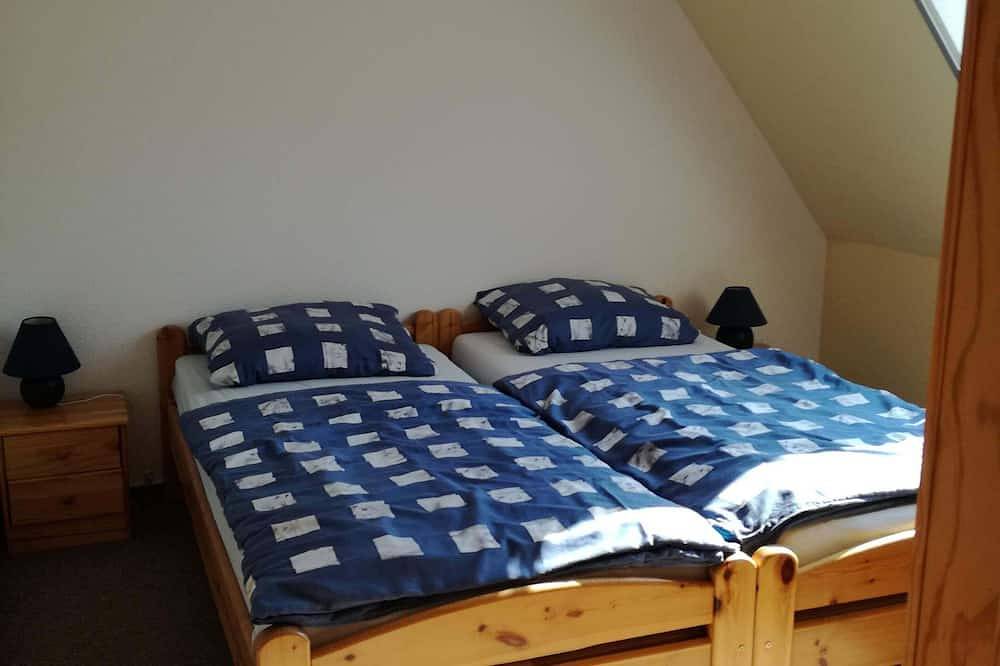 Ferienhaus mit 2 abgeschlossenen Wohnungen für die \" Großfamilie \" gewünscht ? in Pruchten, Vorpommern-Rügen