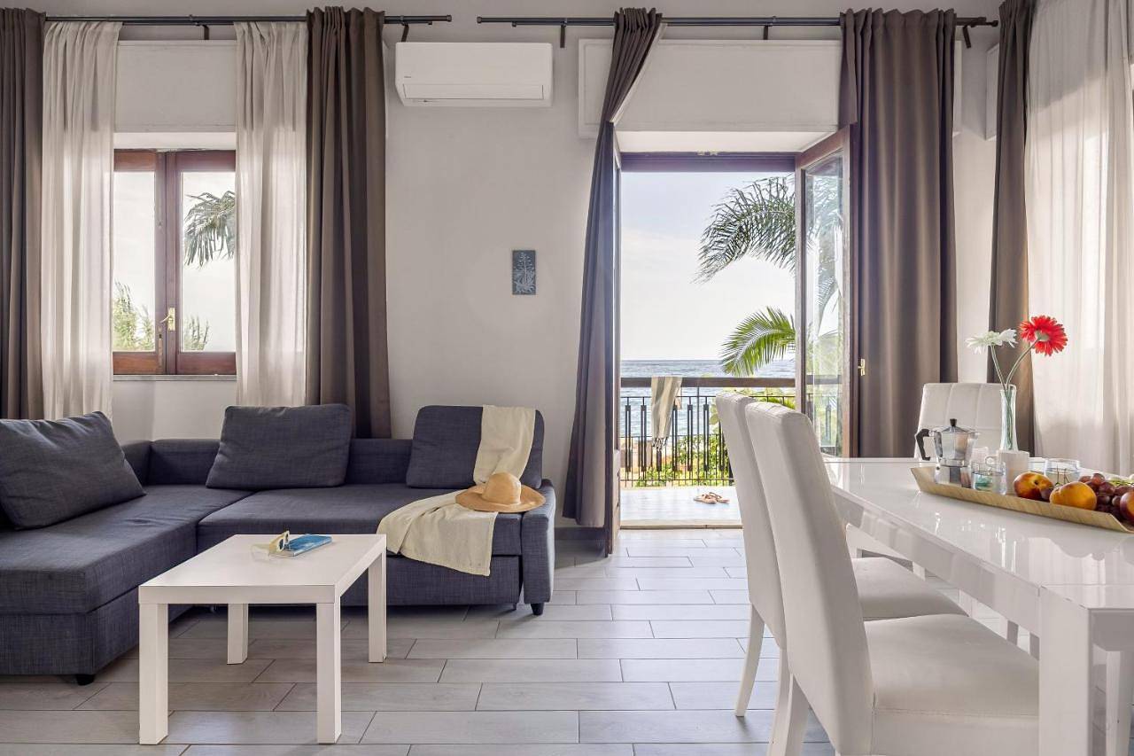 Entire apartment, Two-Bedroom Standard Apartment in Praiola, Riposto