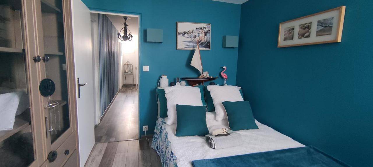 Double Room with Shared Bathroom in l'Ayguade, Hyeres