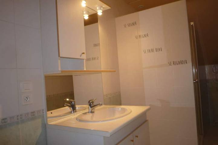 Gîte pour 2 personnes, avec terrasse et jardin, animaux acceptés dans Monts d'Arrée - 4