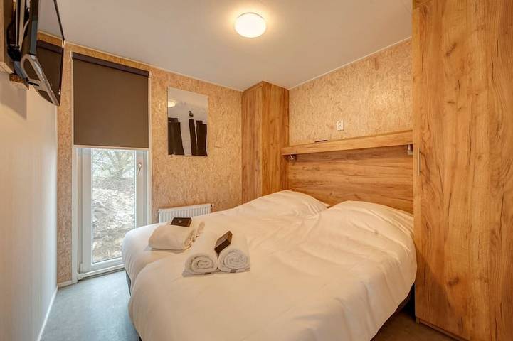 Chalet für 4 Personen, mit Terrasse und Garten sowie Pool in Den Haag - 2