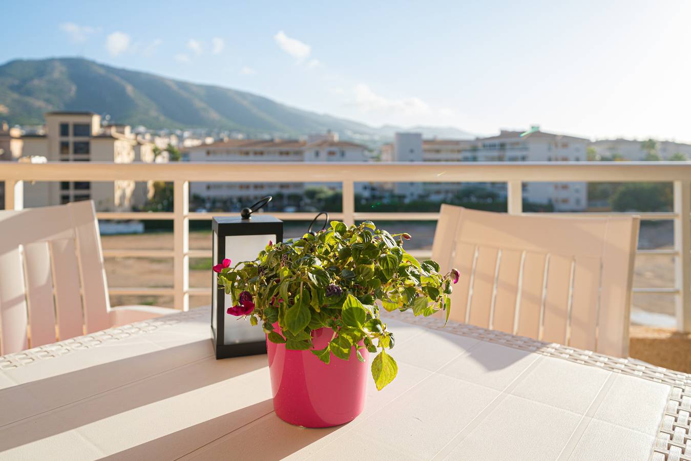 Apartamento entero, Apartamento "Alborada Golf 1 3d Spaniahome" con vistas a la montaña, piscina compartida y Wi-Fi in L'Albir, Alfàs del Pi