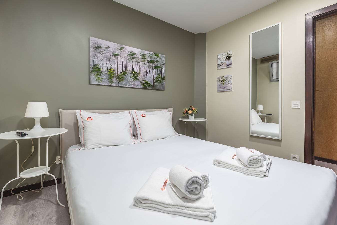 Apartamento inteiro, Hopstays - Gaia Cork House in Mafamude e Vilar do Paraíso, Distrito do Porto
