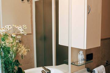 Chalet voor 6 Personen in San Felice del Benaco, Garda Bergen, Afbeelding 4