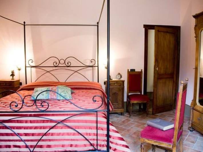 Location de vacances pour 10 personnes, avec piscine ainsi que balcon et jardin à Poppi - 4