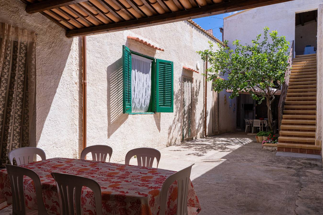 Casa Dorotea" con vista mare e verande, adatta agli animali in Abbazia delle Tre Fontane, Campobello di Mazara