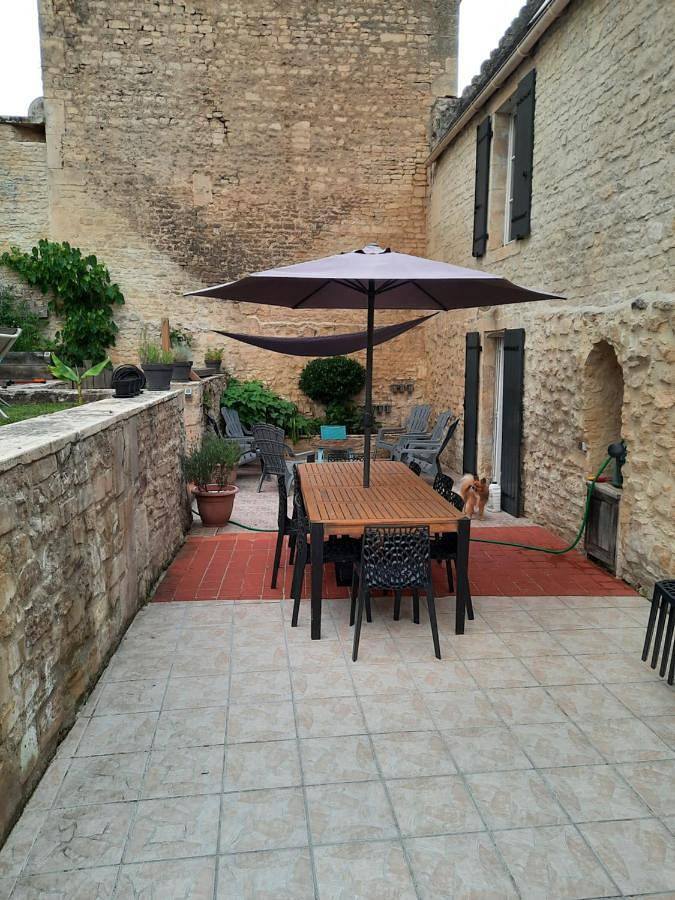 Three-Bedroom Townhouse in Mondeville, Région de Caen