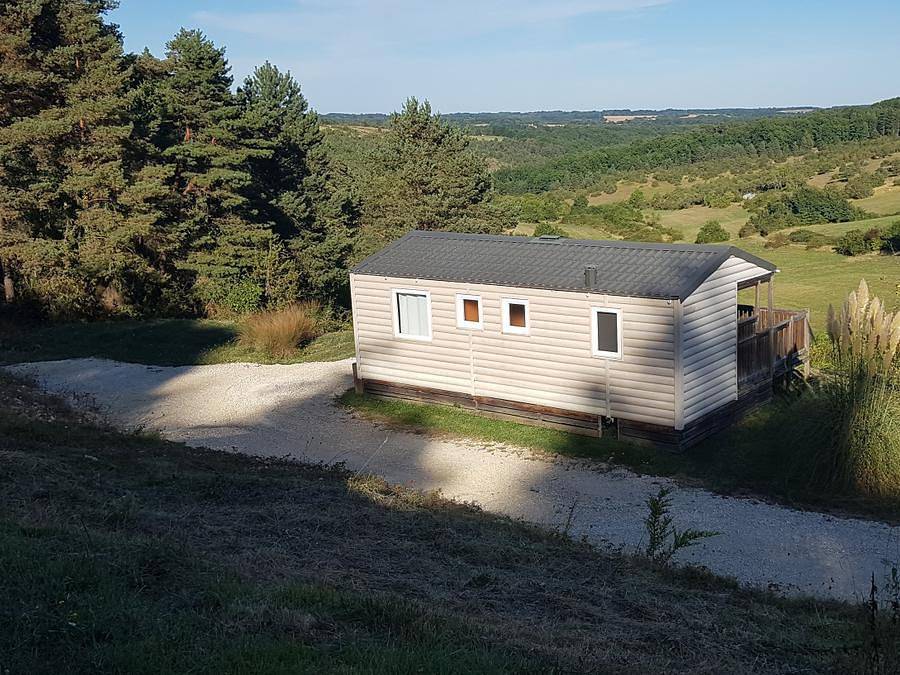 Flower Camping Les Terrasses de Dordogne - Mobilhome 5 personas - Mobil-home Chêne Confort 23m² (2 habitaciones) - Terraza cubierta 10m² - Domingo/Domingo 5 pers in Rouffignac-Saint-Cernin-de-Reilhac, Périgord Noir