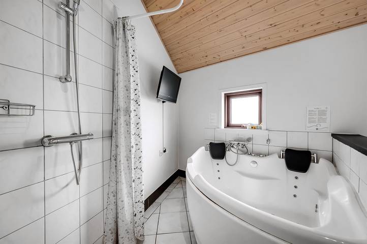 Ferienhaus für 10 Personen, mit Whirlpool und Terrasse sowie Sauna in Skjern - 4