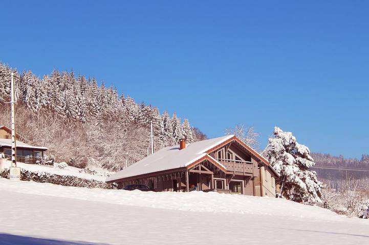 Maison pour 8 personnes, avec Balcon ainsi que Jacuzzi et Jardin à La Forge