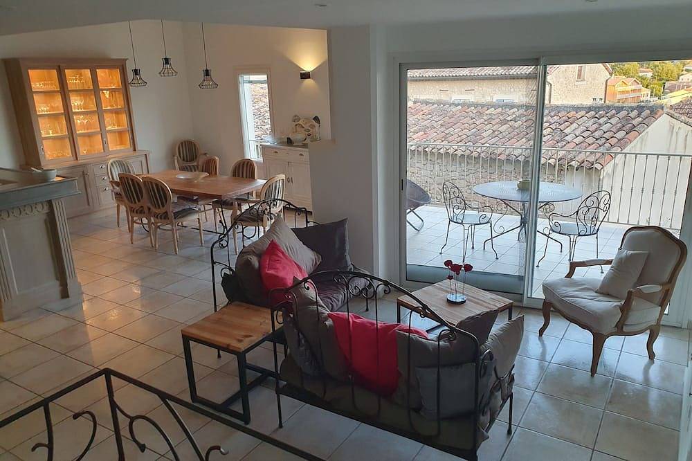 Ganze Wohnung, Charming duplex apartment in the heart of Provence 160m2 in Pierrevert, Regionaler Naturpark Luberon