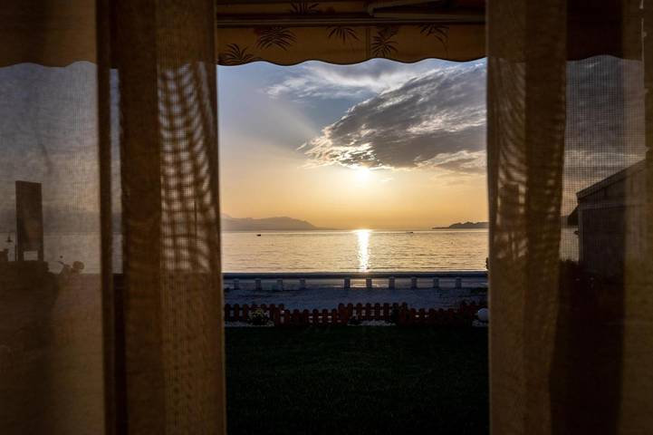 Ferienwohnung für 4 Personen, mit Ausblick und Garten in Loutraki