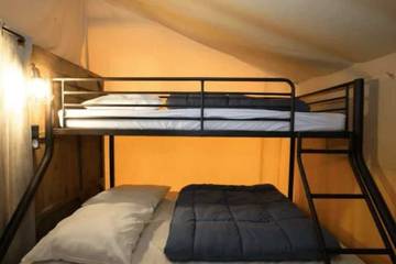 Camping pour 5 Personnes dans Saint-Saturnin-lès-Apt, Parc naturel régional du Luberon, Photo 3